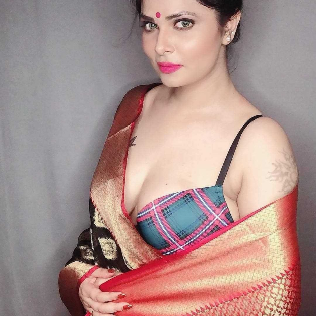 Hire Paharganj Escorts - You Will Feel Relaxed Every Second